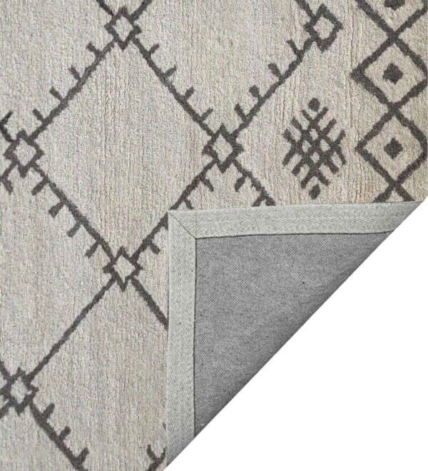 Grey Geometrical Wool Hand Tufted Carpet - Image 3